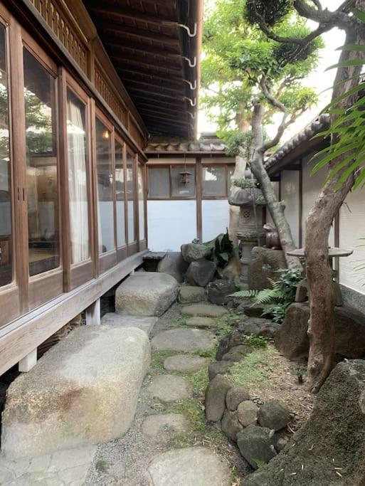 Отель Old Japanese House Tondabayashi Экстерьер фото