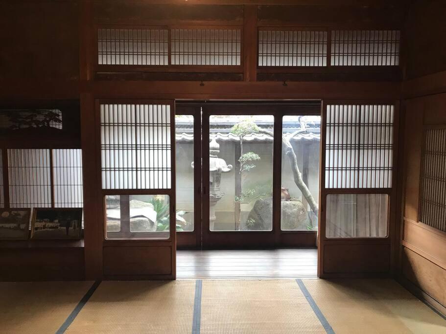 Отель Old Japanese House Tondabayashi Экстерьер фото