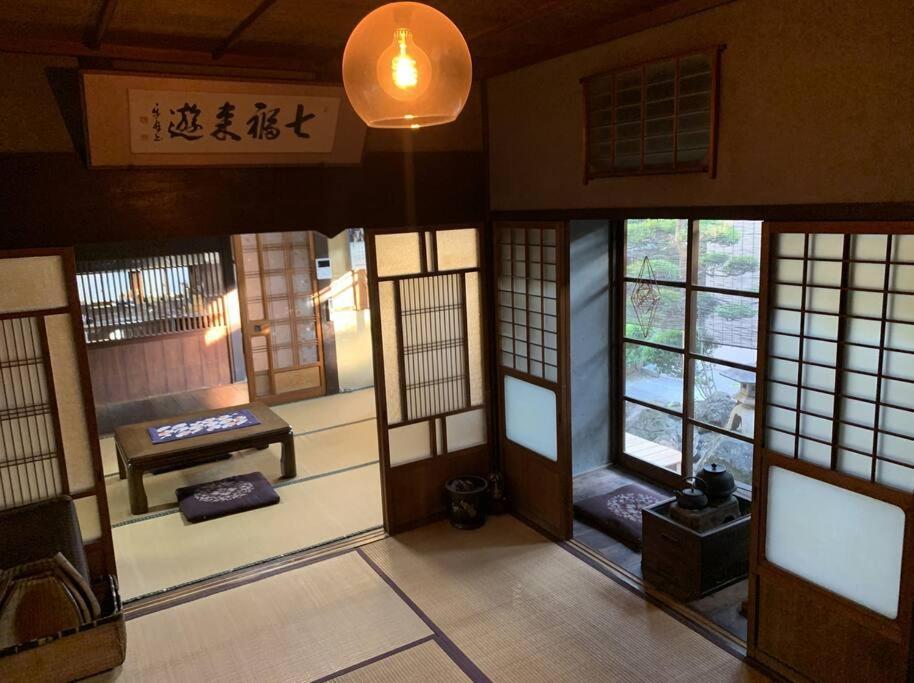 Отель Old Japanese House Tondabayashi Экстерьер фото