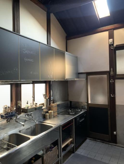 Отель Old Japanese House Tondabayashi Экстерьер фото