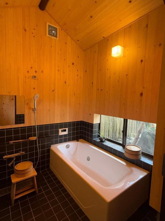 Отель Old Japanese House Tondabayashi Экстерьер фото